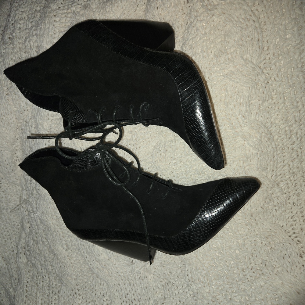 Ask Alice Size 37 Black Leather Suede Heeled Booties